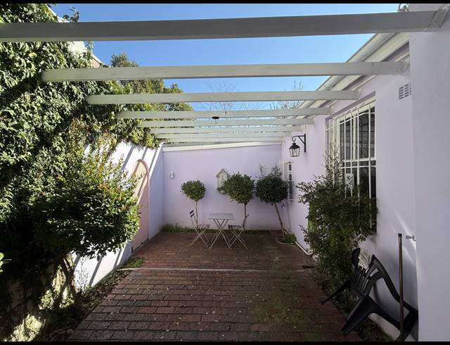 80M² OFFICE TO LET IN CLAREMONT